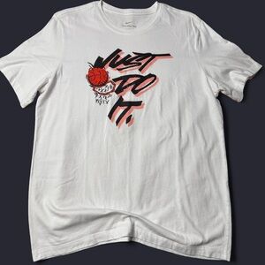 Nike Men’s White “Just Do It” Swoosh Logo Tee Large
